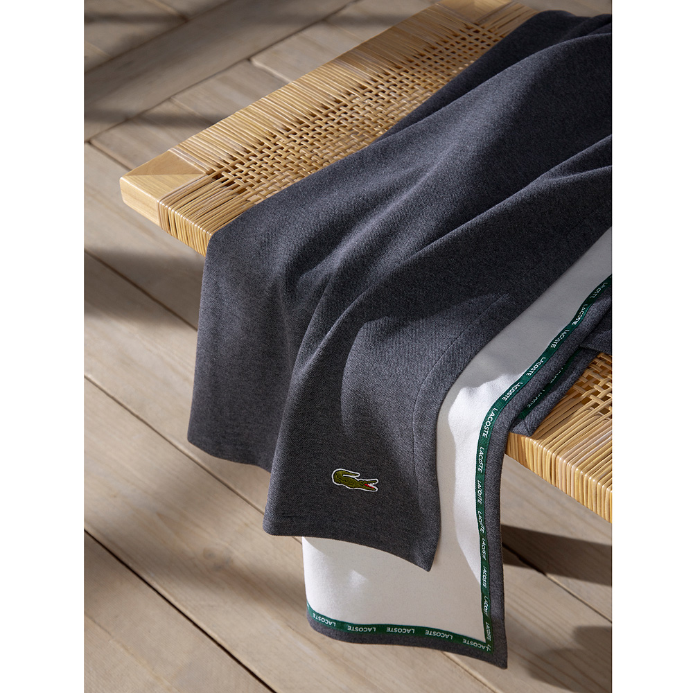 Lacoste L Casual Towel Bitume in Towels